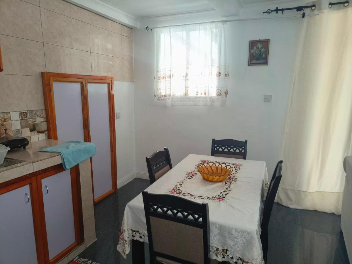 Alpha & Omega Apartment Seychelles Beau Vallon  Exteriör bild